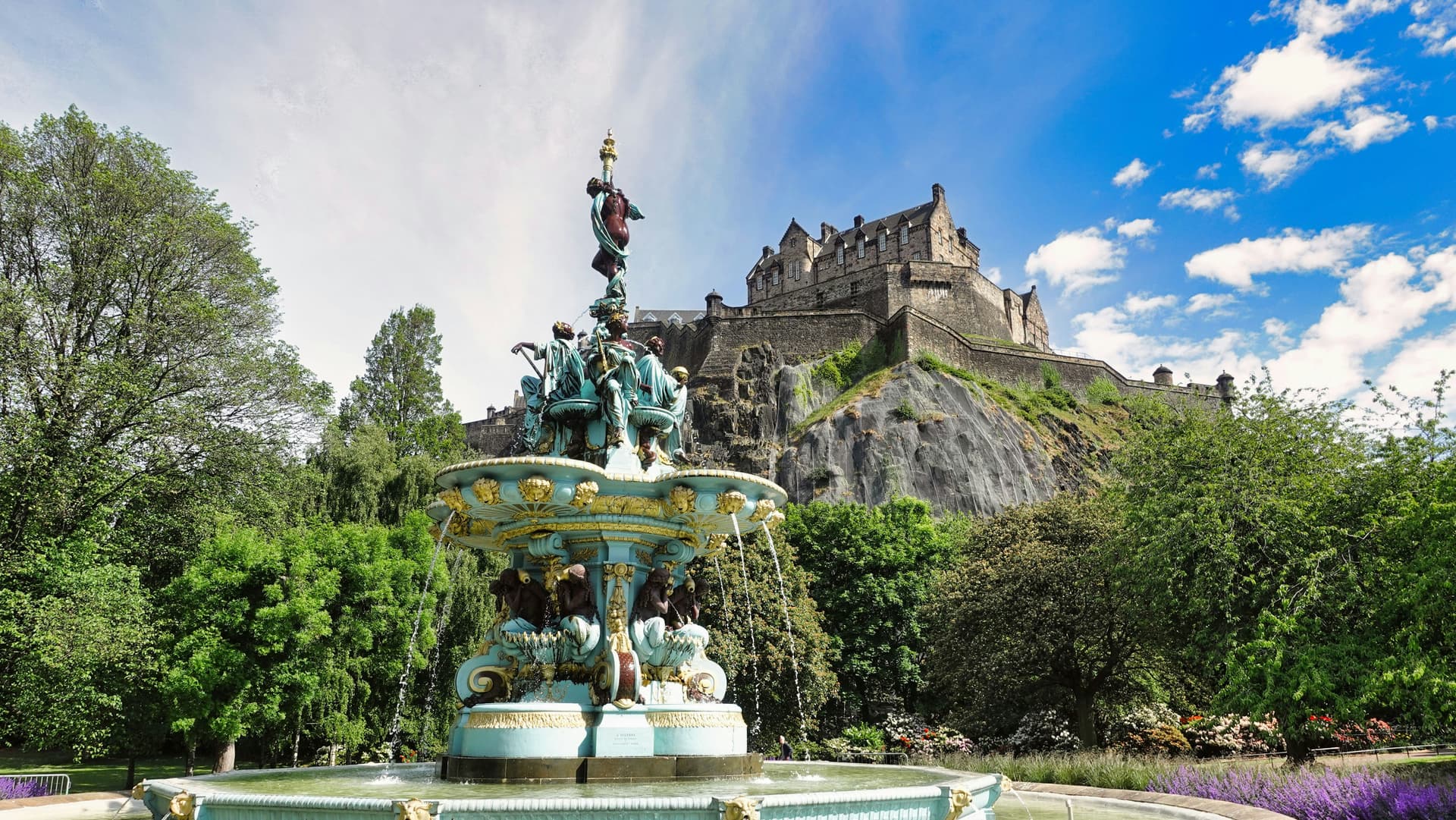 Edinburgh Castle & Ross Fountain, Scotland