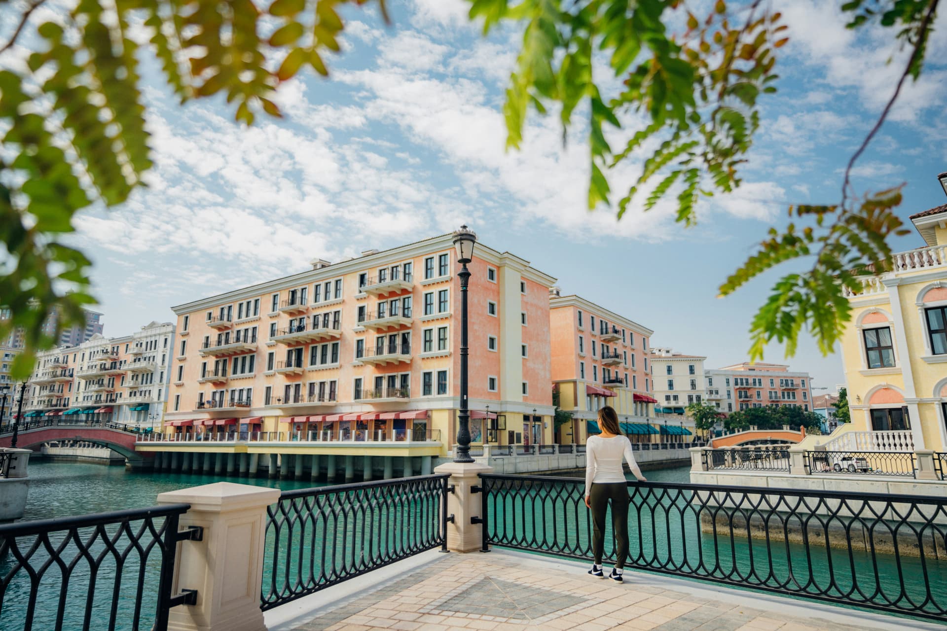 Qanat Quartier precinct is a private and picturesque community where Venetian charm meets Arabian chic. With pastel-colored low-rise buildings, intricate canals, pedestrian-friendly piazzas, Qanat Quartier precinct is the State of Qatar’s very own little Venice. Each waterway is spanned by stylish bridges further evoking the soul of Italian romantic living. A wide choice of boutiques and outlets offer a great shopping experience.